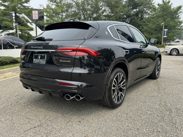 2025 Maserati Grecale photo 3