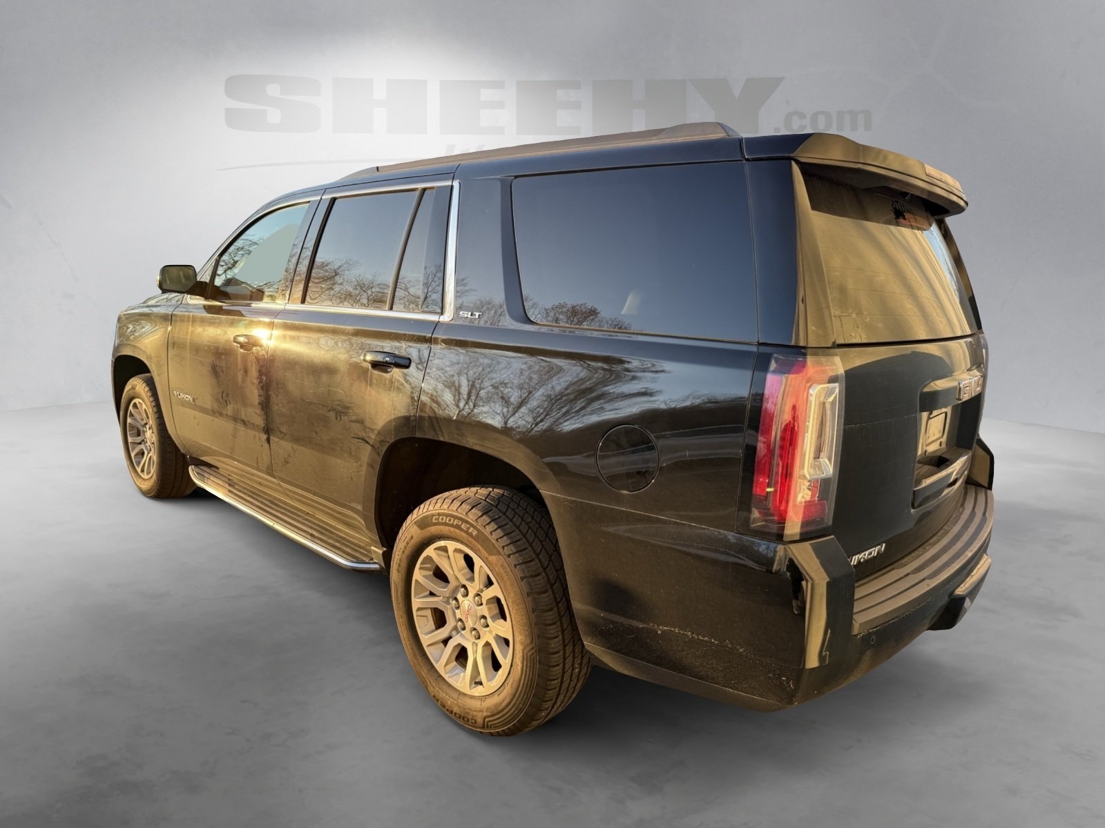 2020 Gmc Yukon SLT photo 2