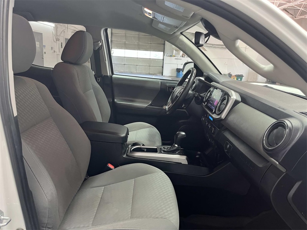 2023 Toyota Tacoma SR5 photo 19
