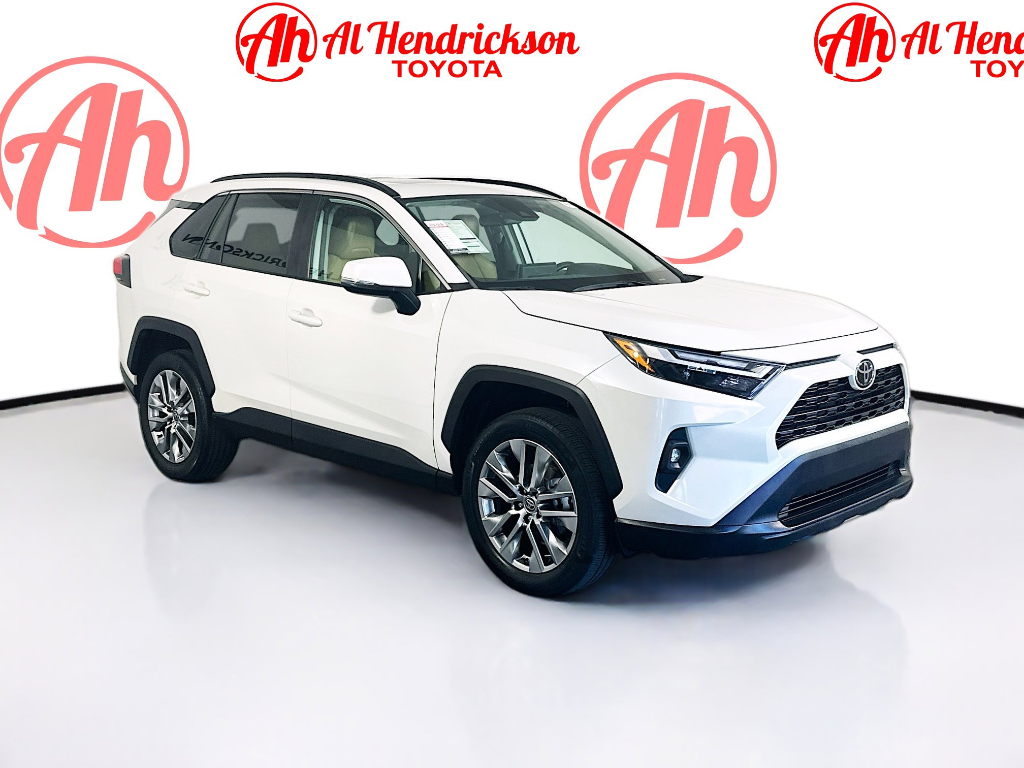 2022 Toyota RAV4 XLE Premium's photo