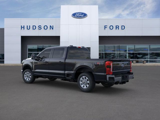 2025 Ford F-350 XLT photo 4