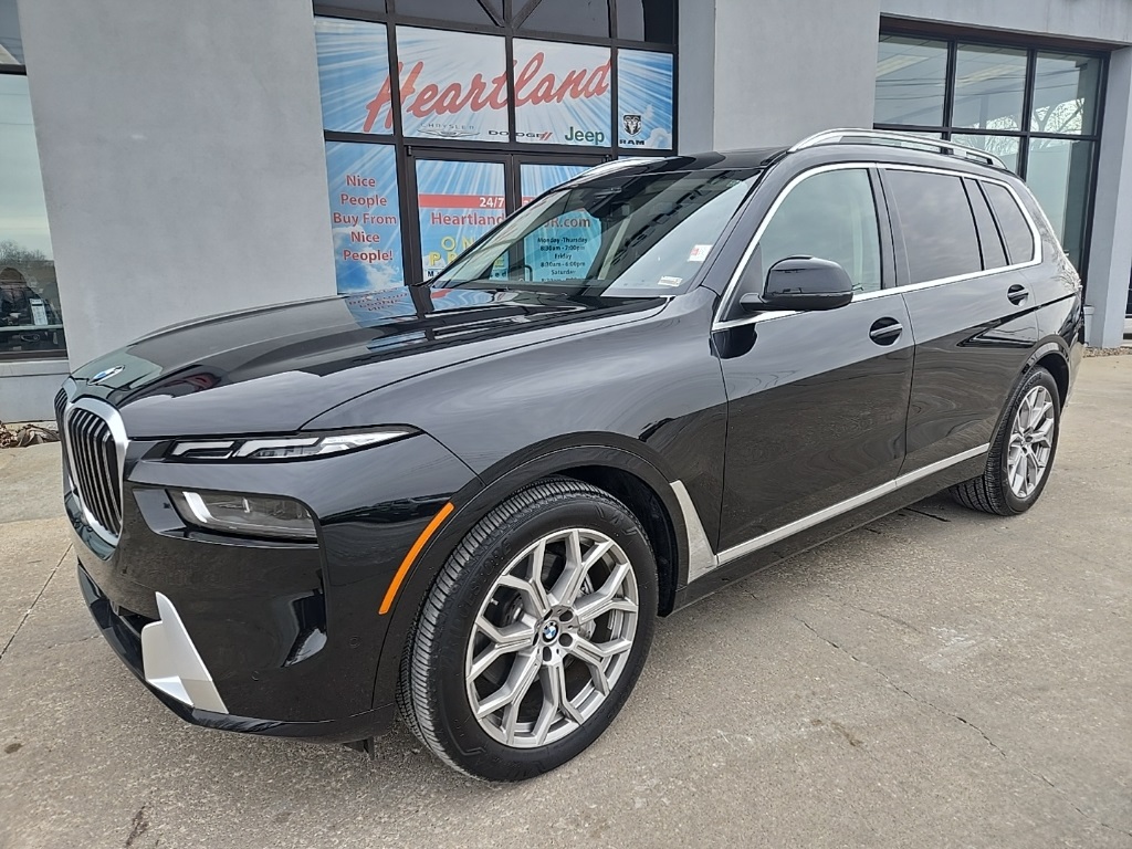 Used 2024 BMW X7 40i with VIN 5UX23EM01R9V78090 for sale in Kansas City