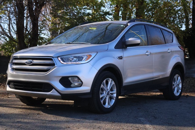 2019 Ford Escape SEL photo 2