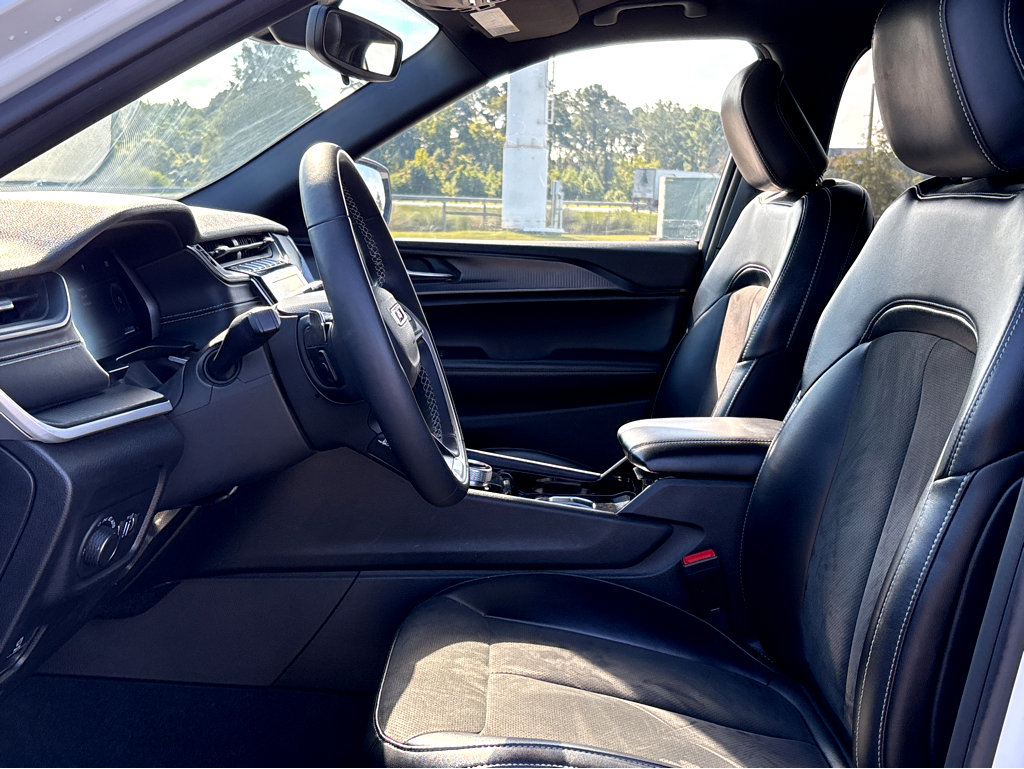 2023 Jeep Grand Cherokee Altitude photo 14