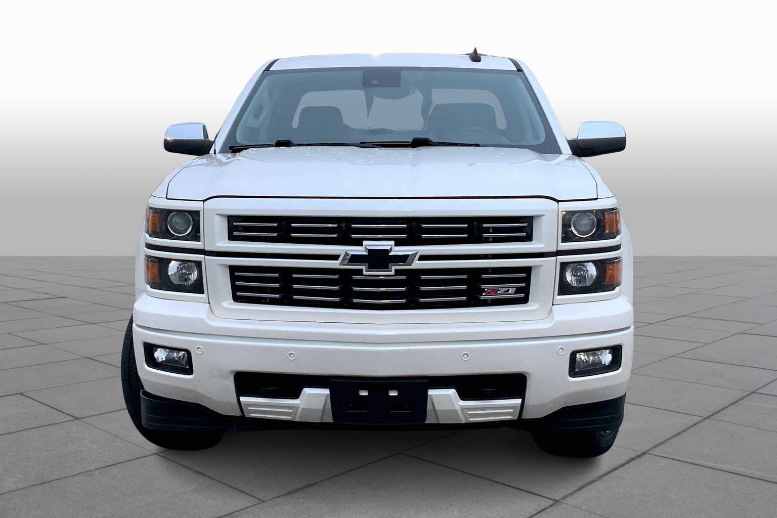 2015 Chevrolet Silverado 1500 LTZ photo 3