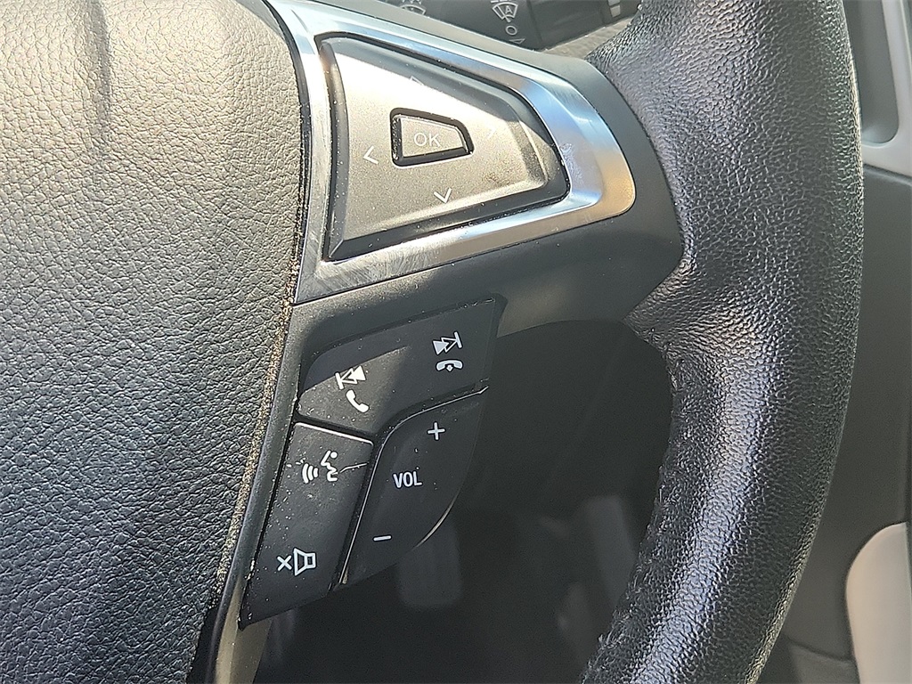2020 Ford Edge SEL photo 21