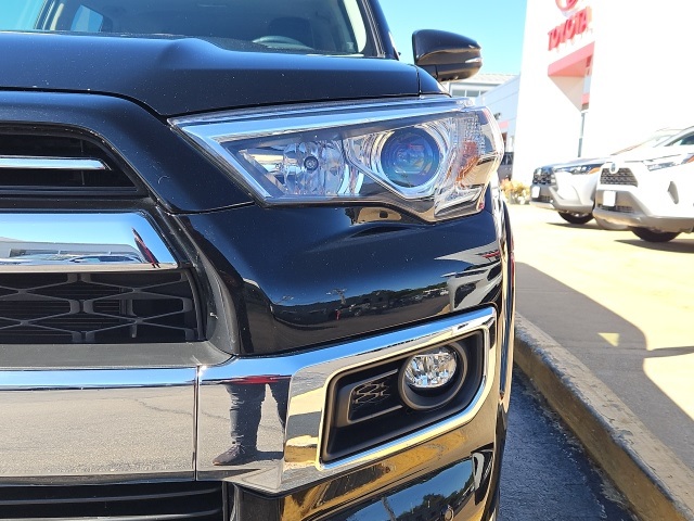 2023 Toyota 4Runner Limited photo 2