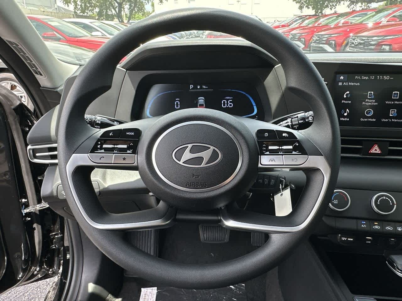 2025 Hyundai Elantra SE photo 13