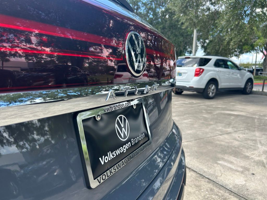 2026 Volkswagen Atlas Cross Sport SE Technology photo 24