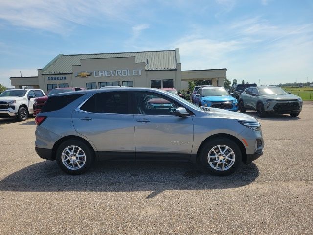 2024 Chevrolet Equinox LT photo 5