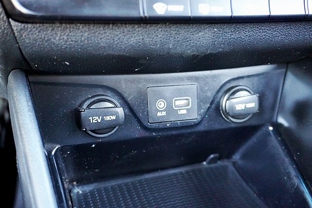 Used 2020 Blue Hyundai SE image 27