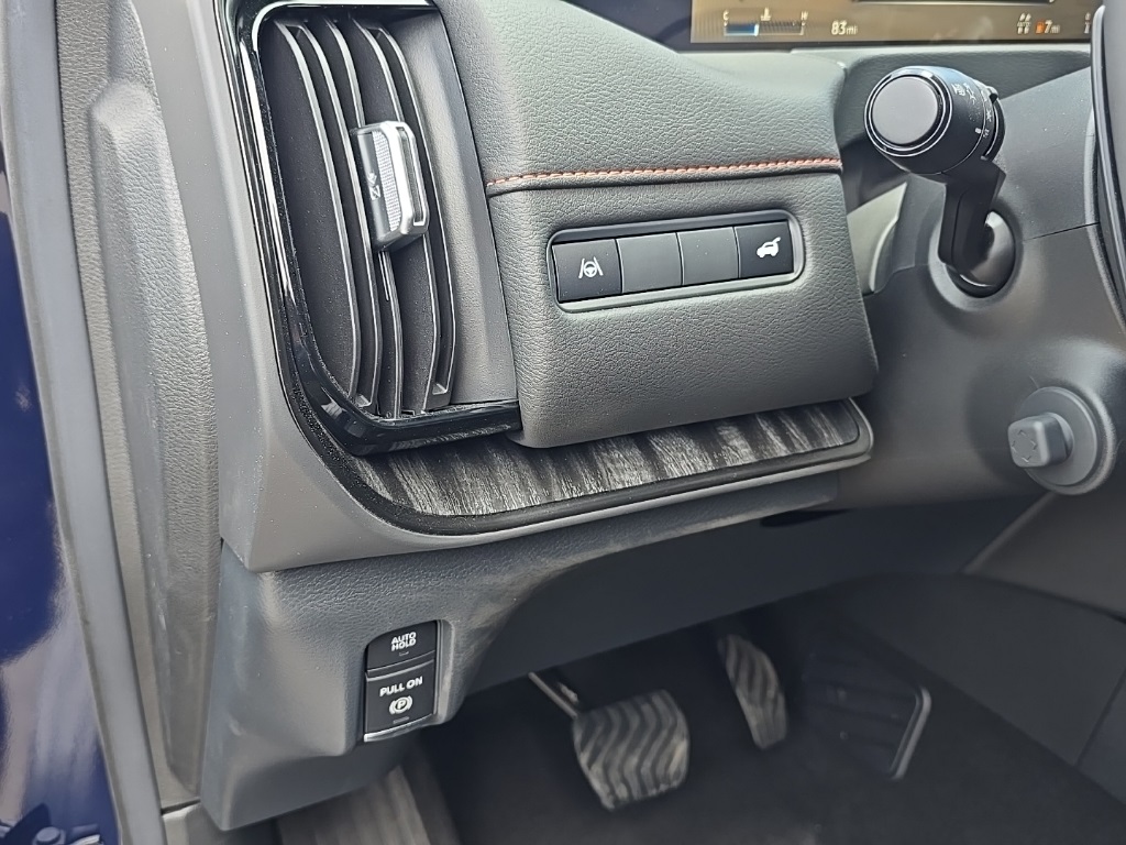 2025 Nissan Armada photo 11
