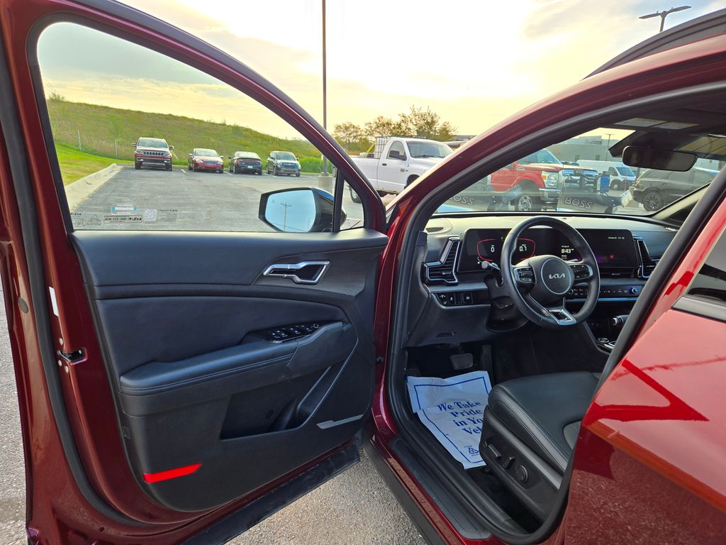 2023 Kia Sportage X-Line photo 8