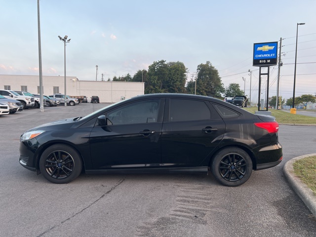2018 Ford Focus SE photo 2