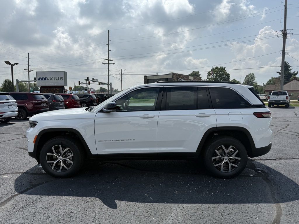2025 Jeep Grand Cherokee Limited photo 3