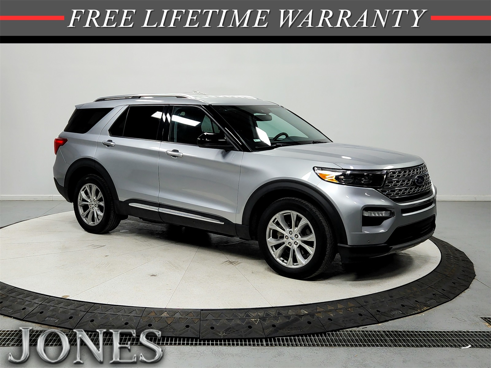 2023 Ford Explorer Limited's photo