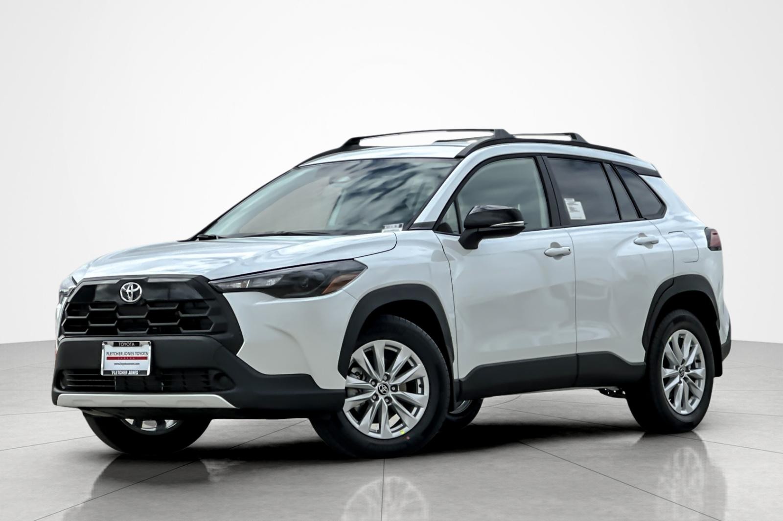 2026 Toyota Corolla Cross LE's photo