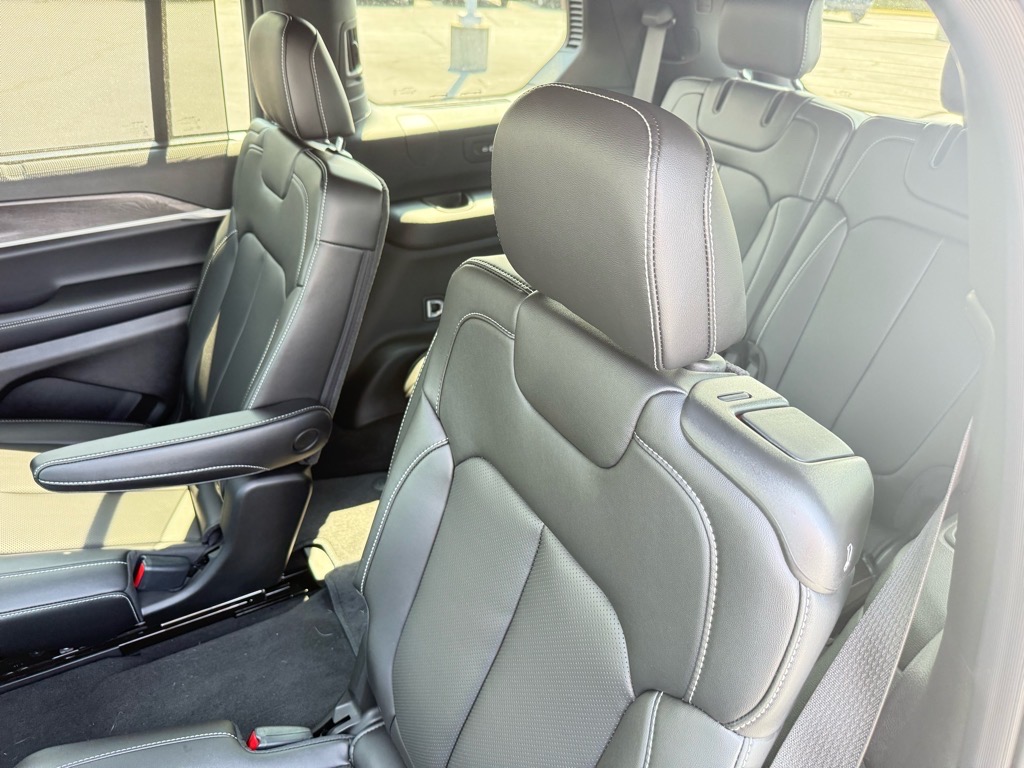 2025 Jeep Grand Cherokee Limited photo 5