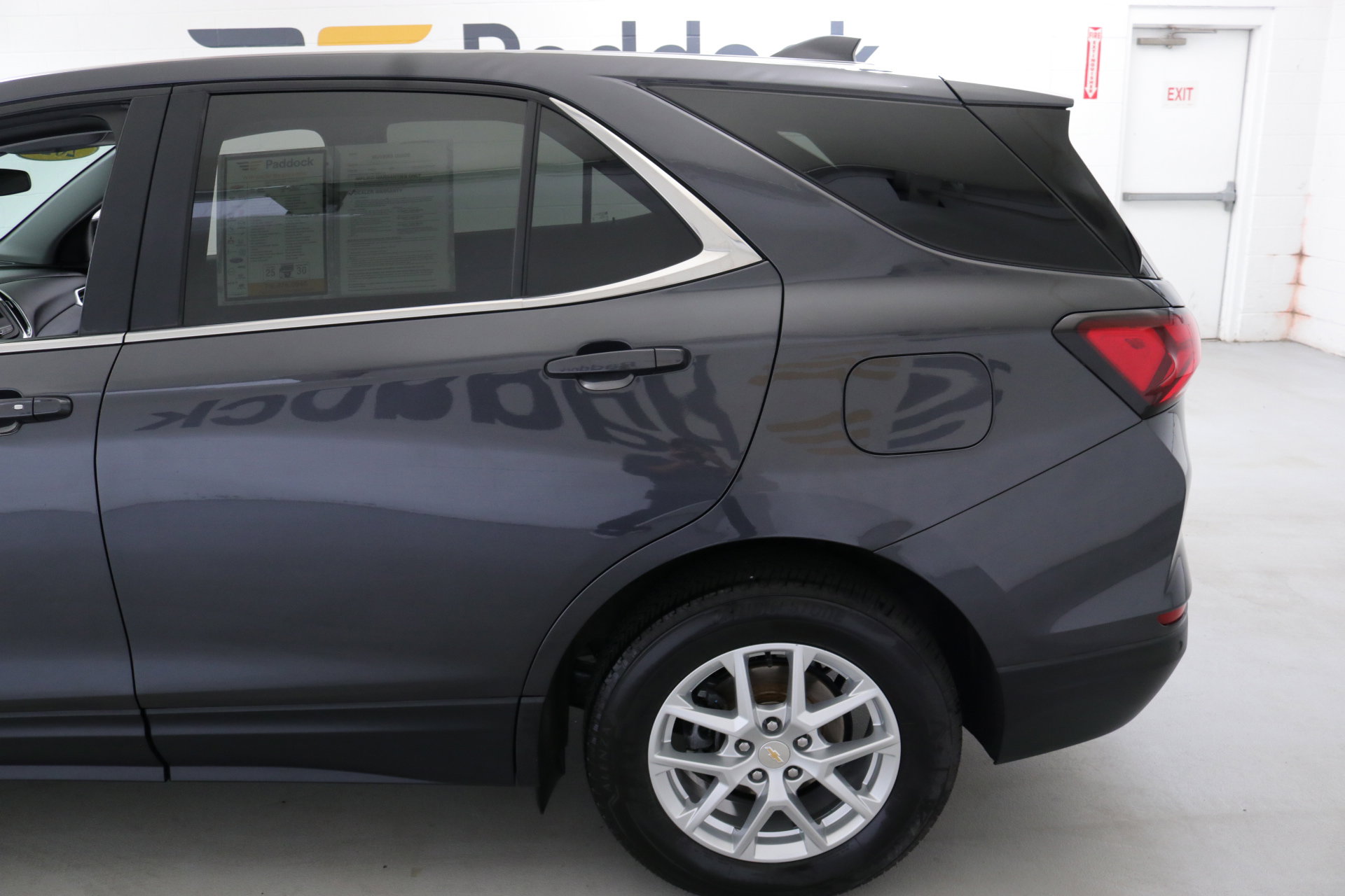 2022 Chevrolet Equinox LT photo 2