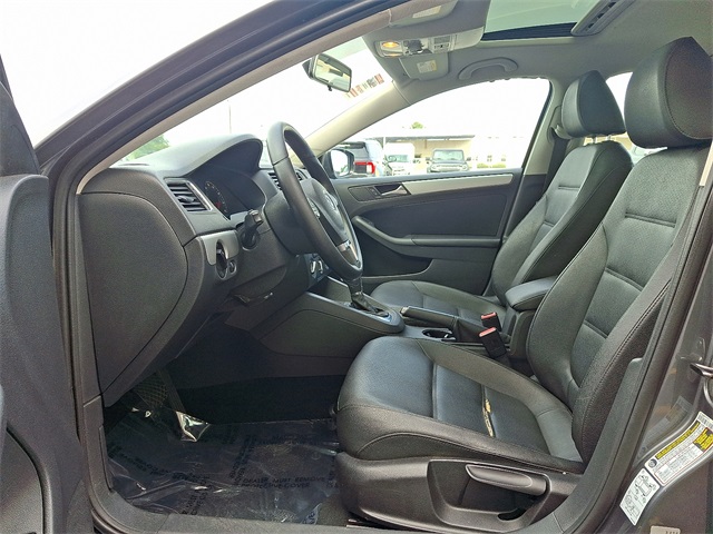 2011 Volkswagen Jetta SEL photo 13
