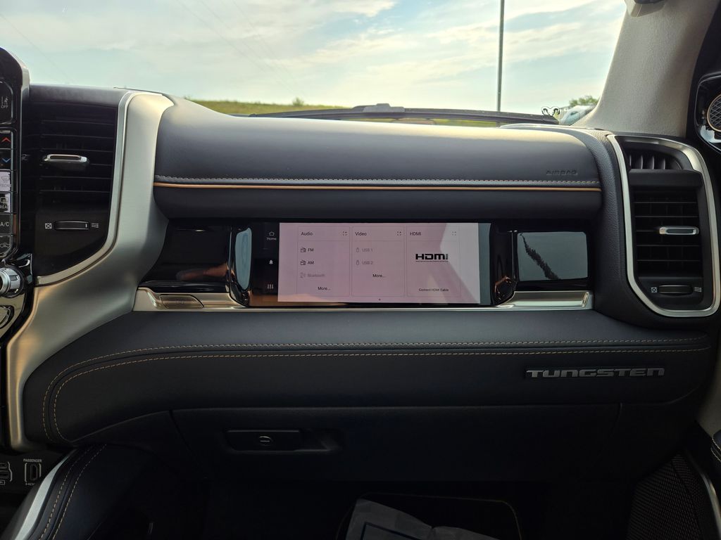 2025 Ram 1500 photo 18