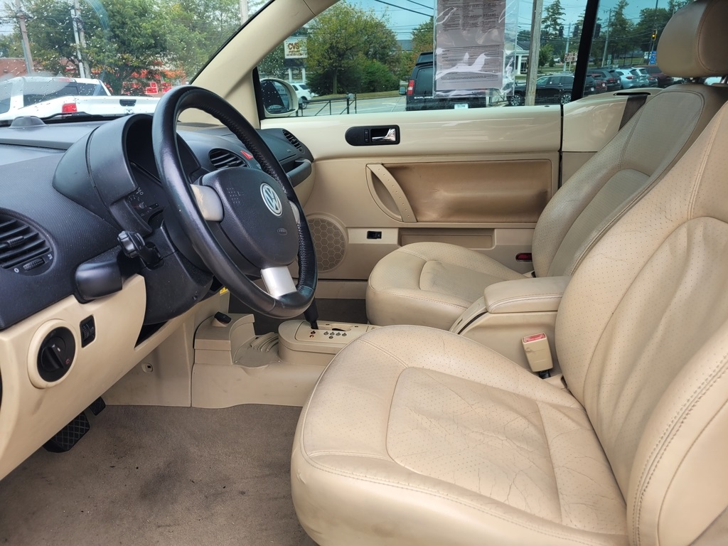 2005 Volkswagen Beetle GLS photo 14