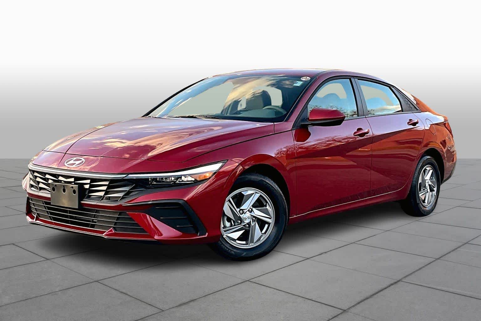 2025 Hyundai Elantra SE's photo