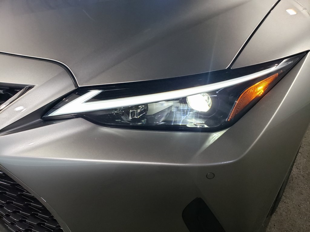 2025 Lexus IS 300 photo 5