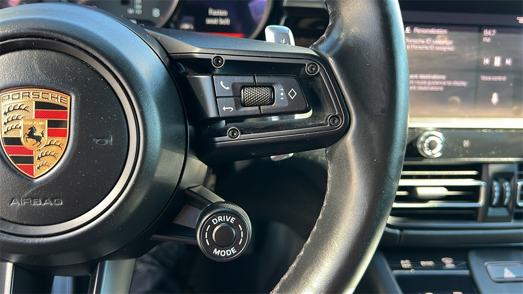 2023 Porsche Macan T photo 17