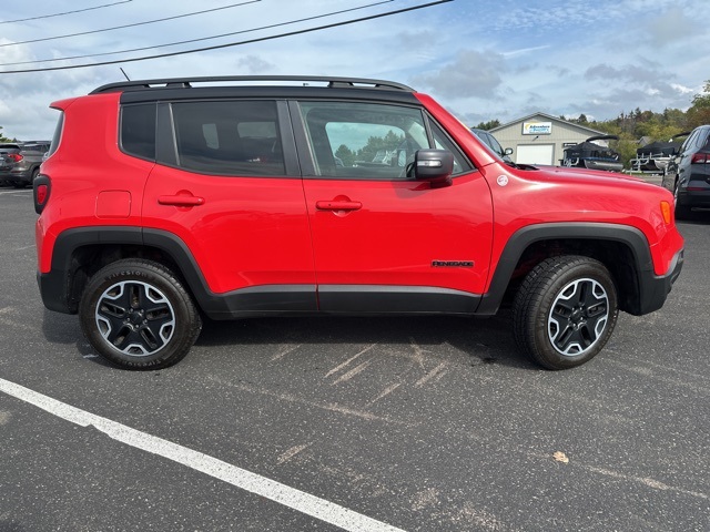 2016 Jeep Renegade Trailhawk photo 8