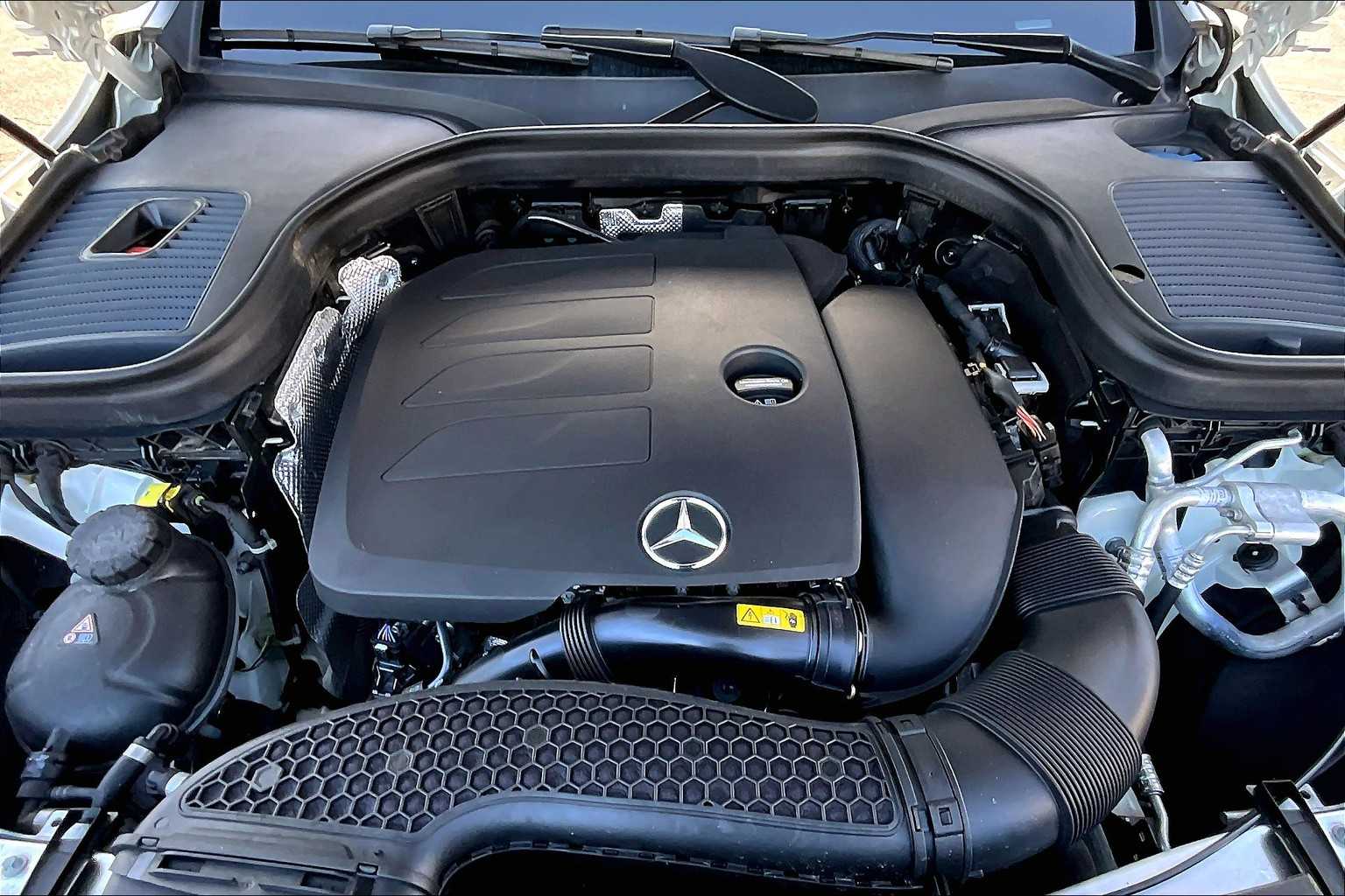 2022 Mercedes Benz GLC 300 photo 30
