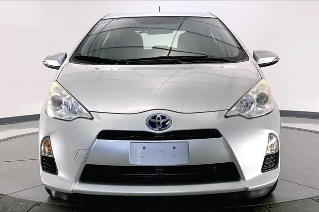 2012 Toyota Prius C One photo 2