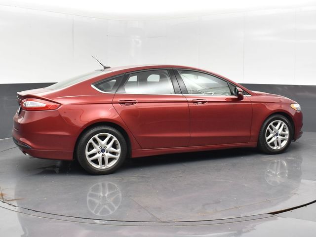 2016 Ford Fusion SE photo 5