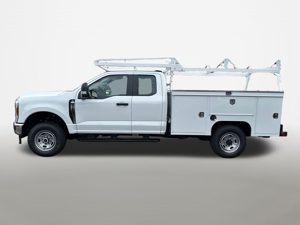 2026 Ford F-350 photo 2