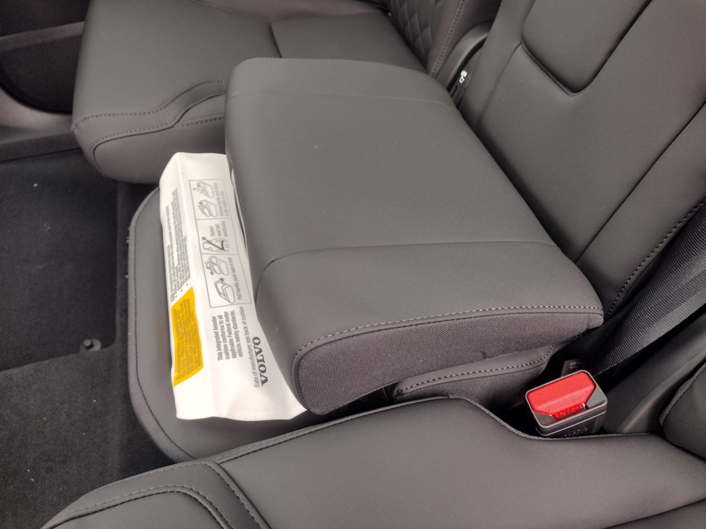 2026 VOLVO XC90 - Image 17