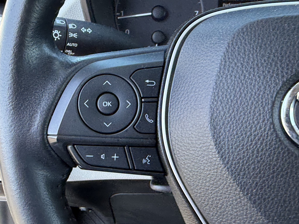 2023 Toyota Corolla Cross LE photo 19