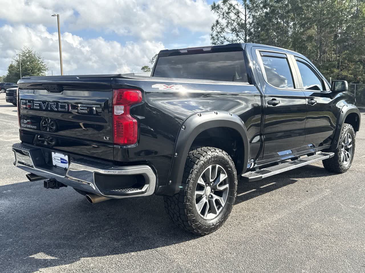 2023 Chevrolet Silverado 1500 LT photo 4