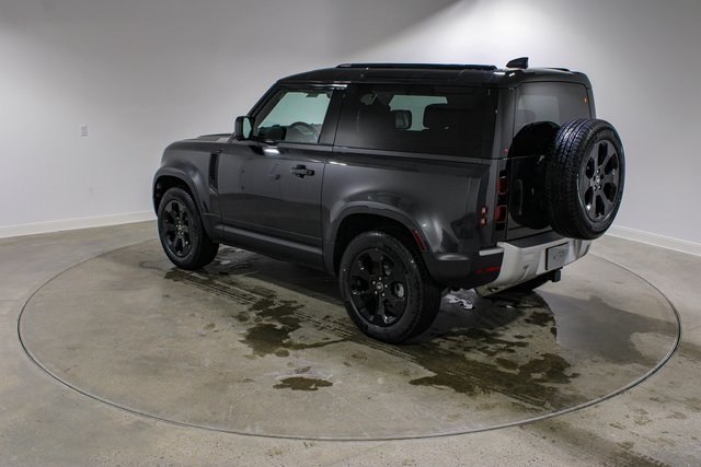 2025 Land Rover Defender 90 S photo 3