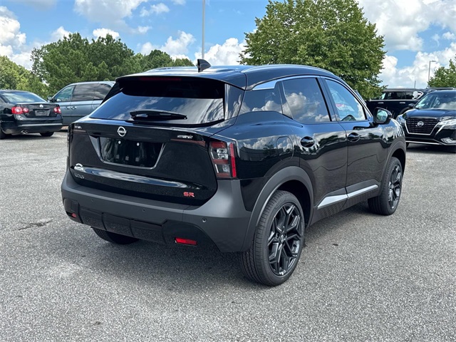 2025 Nissan Kicks SR photo 3