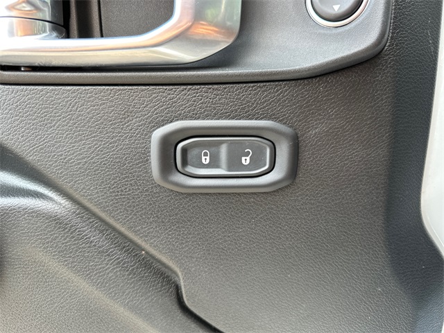 2021 Jeep Gladiator Willys photo 27