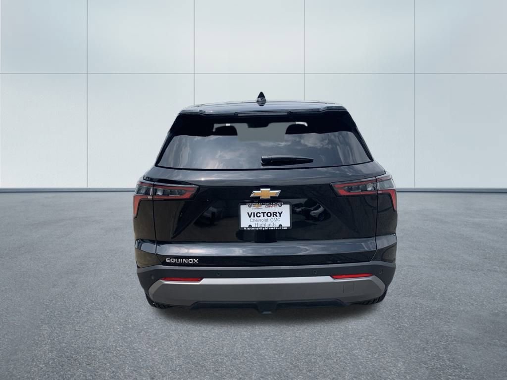 2026 Chevrolet Equinox LT photo 4