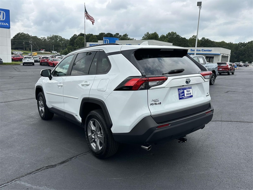 2024 Toyota RAV4 Hybrid LE photo 22