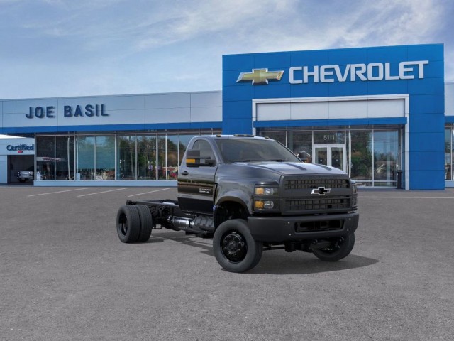 2025 Chevrolet Silverado 4500 Medium Duty Chassis Cab Work Truck's photo