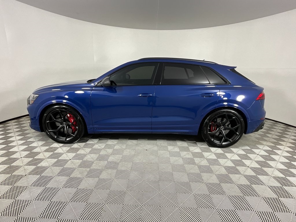 2025 Audi RS Q8 photo 2