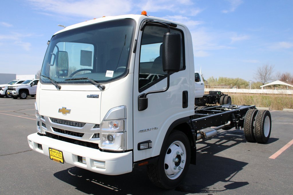2025 Chevrolet Low Cab Forward Base's photo
