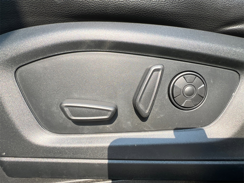 2022 Ford Explorer ST photo 30