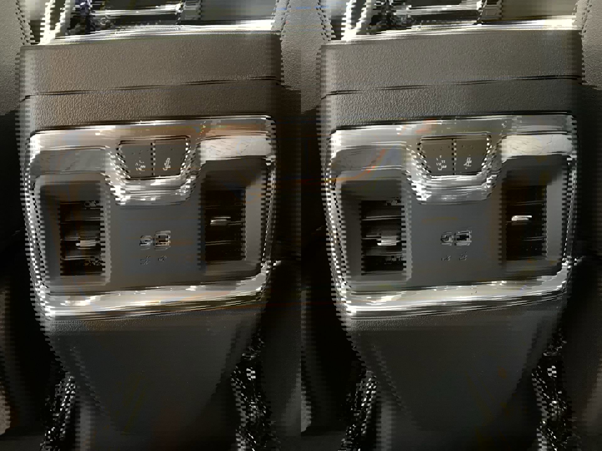 2025 Chevrolet Silverado 2500HD LTZ photo 19
