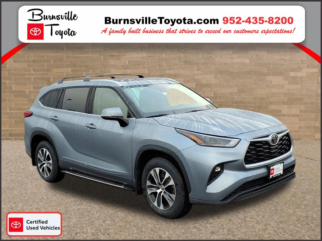 2022 Toyota Highlander XLE's photo