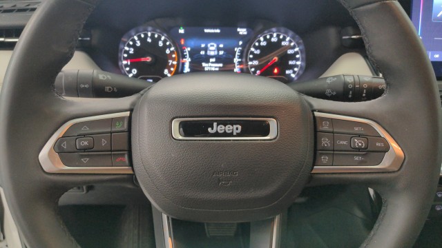 Used 2023 WHITE Jeep Limited image 16