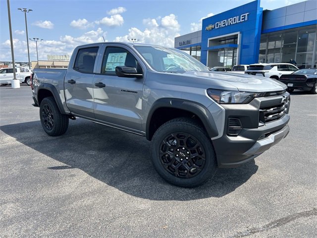 2026 Chevrolet Colorado Trail Boss photo 2